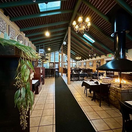 Shasta Inn Маунт-Шаста Экстерьер фото