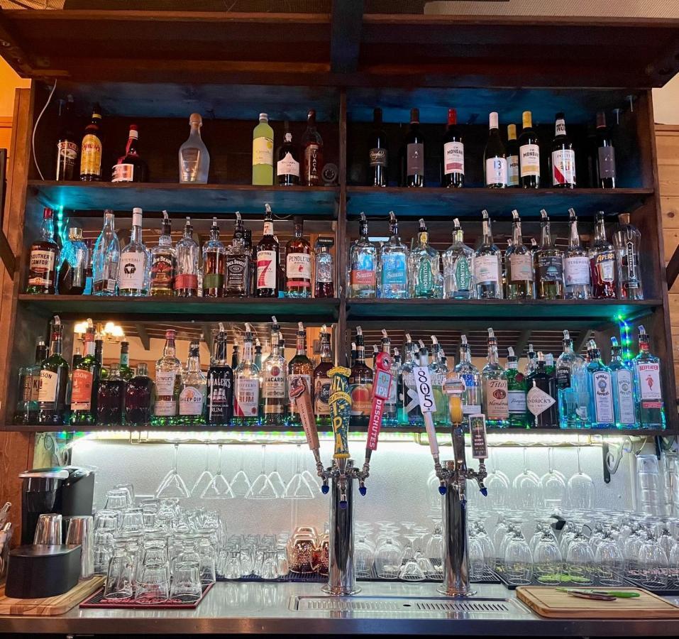 Shasta Inn Маунт-Шаста Экстерьер фото