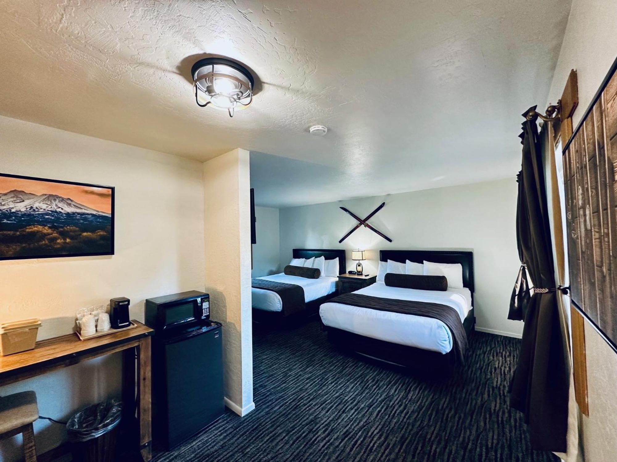 Shasta Inn Маунт-Шаста Экстерьер фото